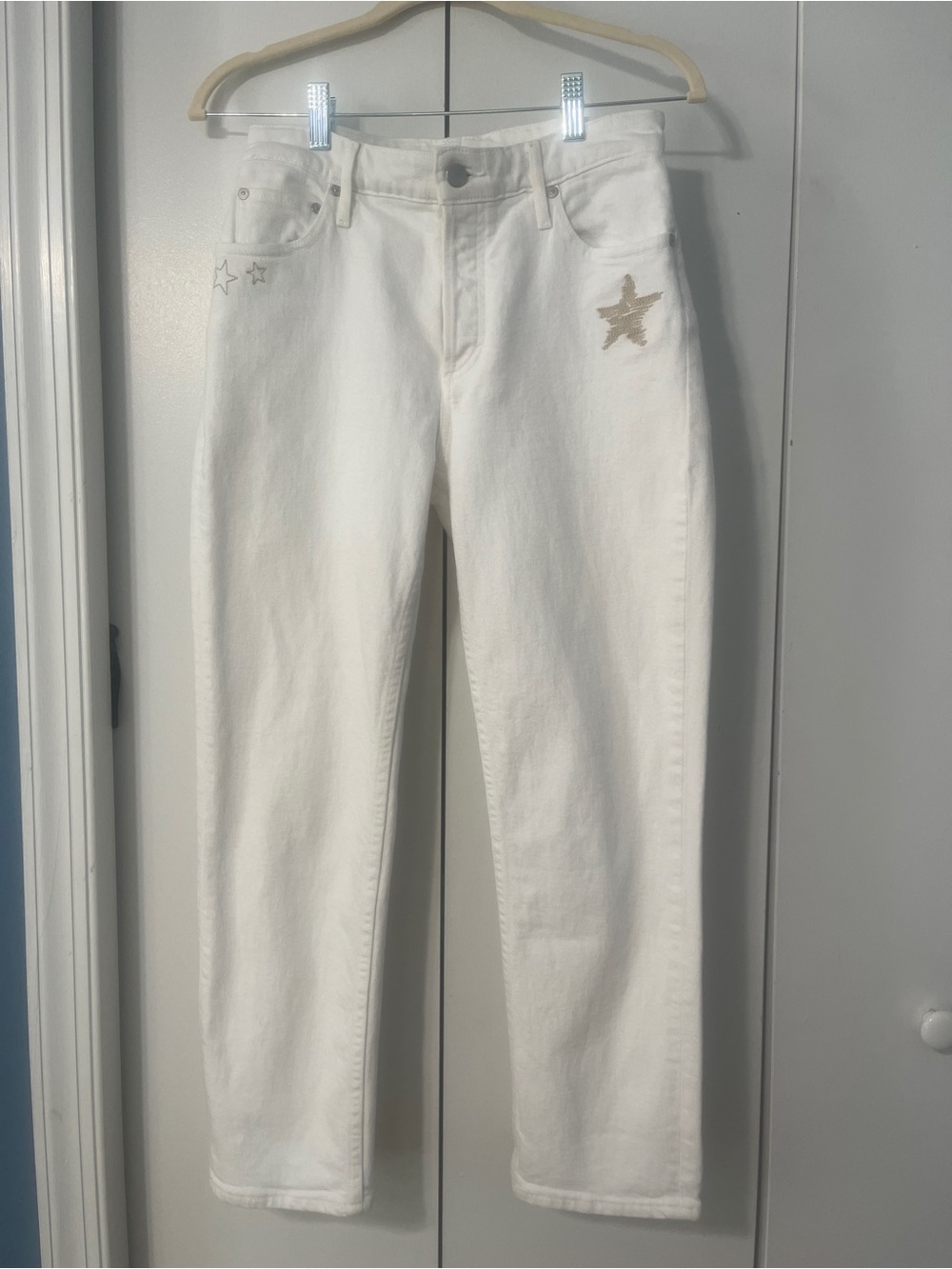 Cute and fashionable Sundry White Straight-Leg Jeans with Star Embroidery